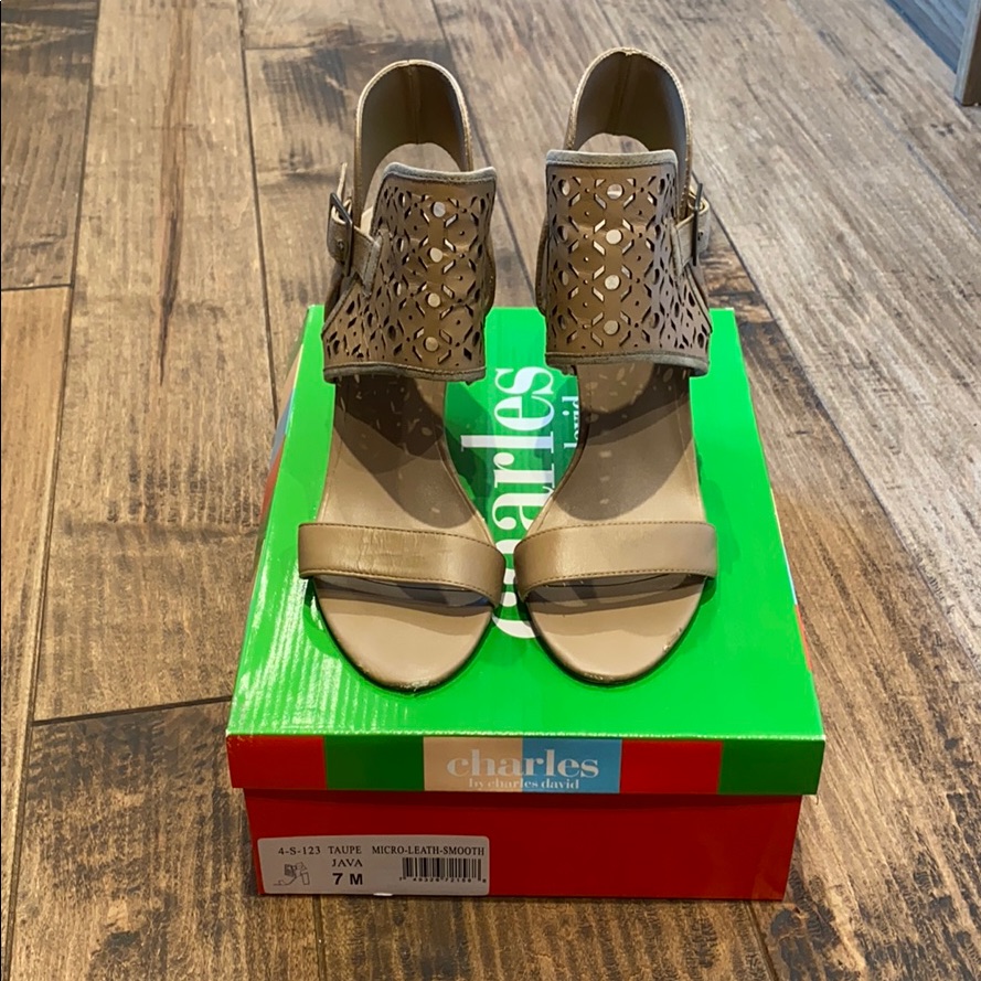 Charles David Java Taupe Heel